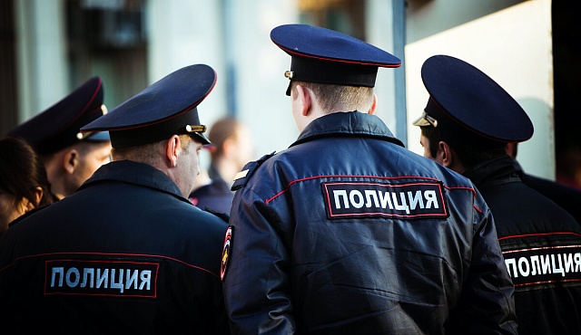 В Восточном округе Москвы полицейские изъяли у пассажира такси около 25 кг прегабалина и производное N-метилэфедрона